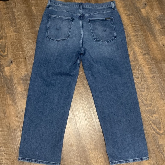 HUSDON NOA YVONNE HIGH RISE STRAIGHT CROP JEAN W/STRETCH AND FADING DETAILS - Picture 10 of 16